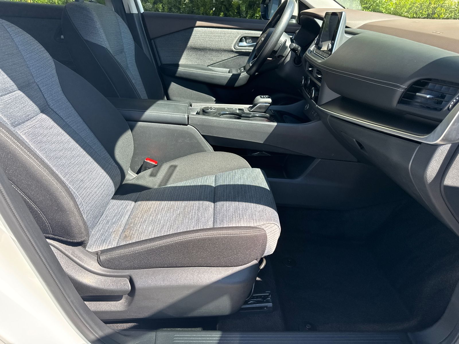 Used 2023 White Nissan SV image 13