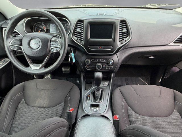 Used 2019 Diamond Black Jeep Latitude image 4