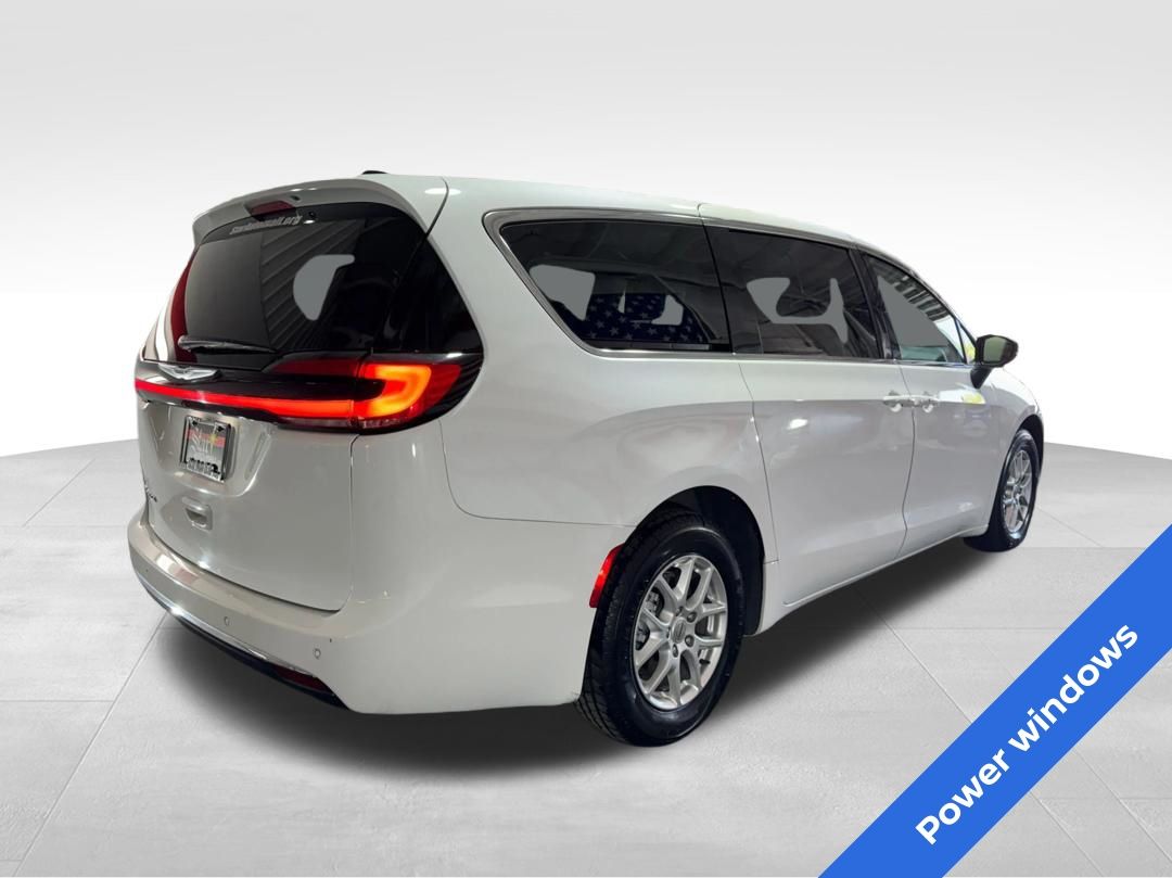 View vehicle photo 5