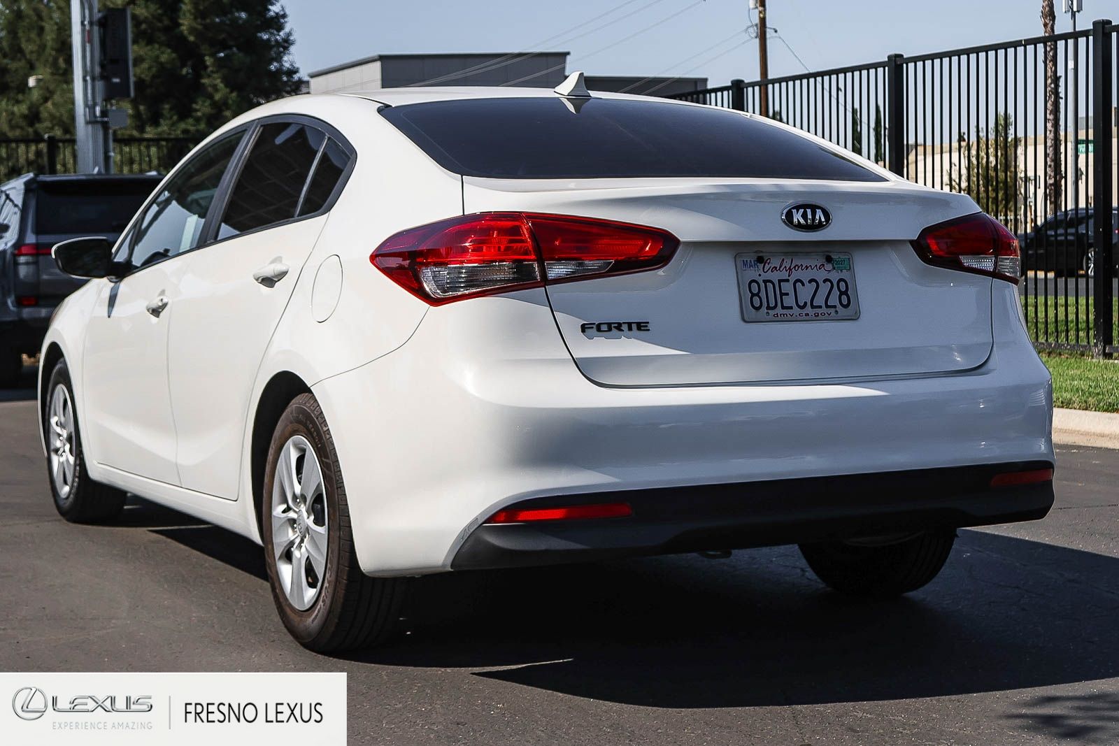 Used 2018 White Kia LX image 4