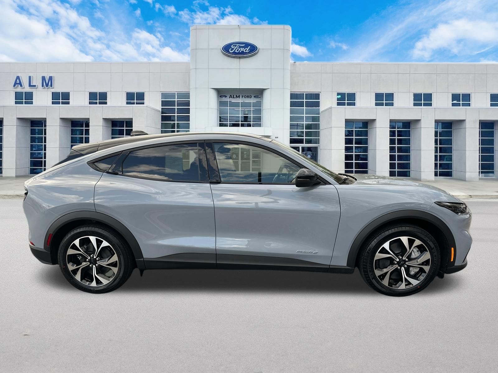 New 2026 Glacier Gray Metallic Tri-coat Ford Select image 5