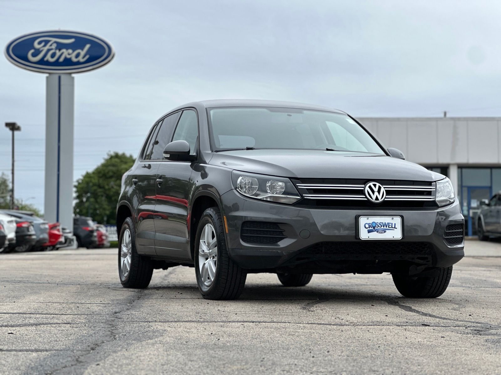 2014 Volkswagen Tiguan 2.0T S Auto 4WD's photo