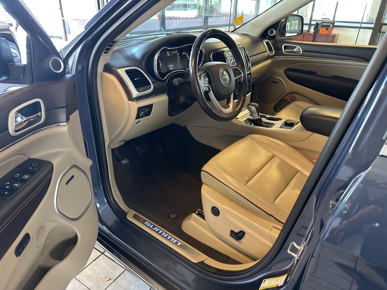 Used 2020 Slate Blue Pearlcoat Jeep Summit image 9