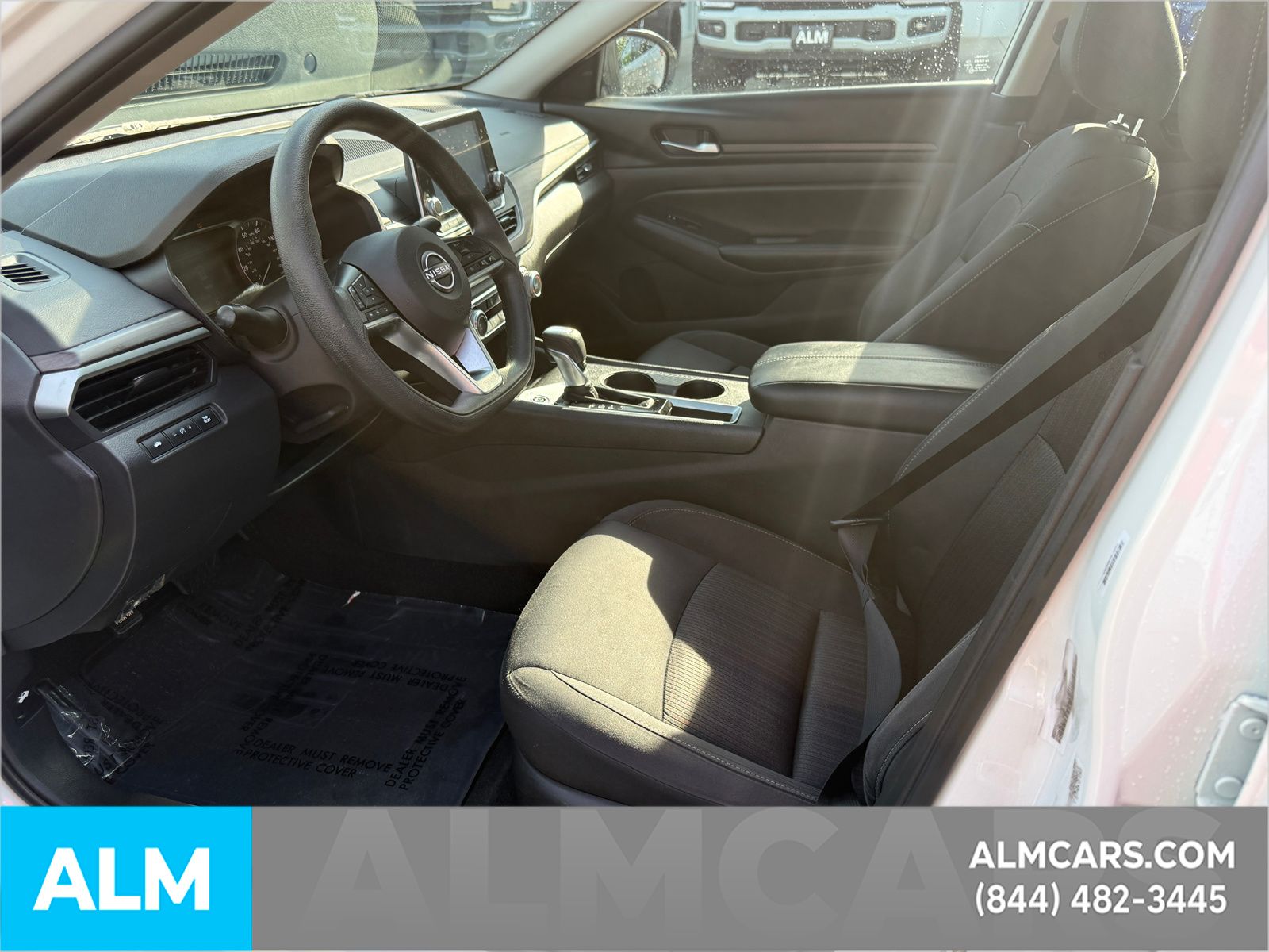 Used 2025 White Nissan 2.5 SV image 12