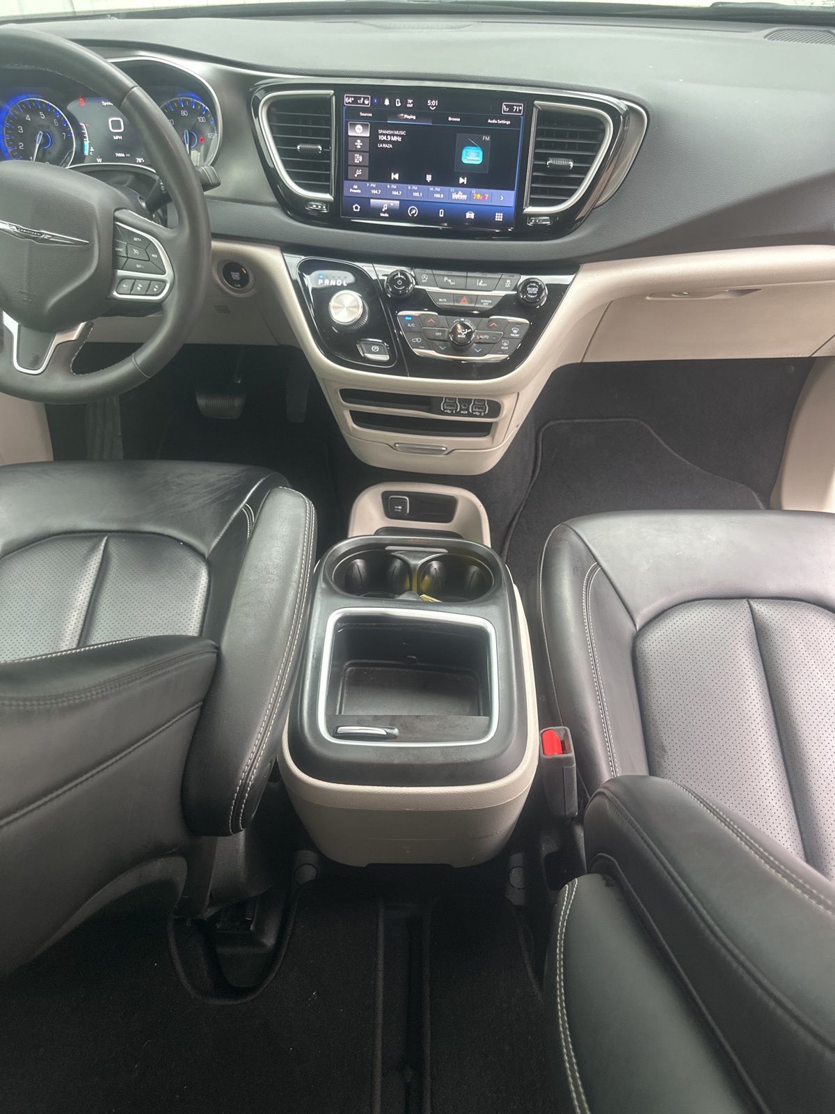 Used Car 2023 Chrysler Pacifica  Touring L For Sale Under $25,000 In Austin, Texas