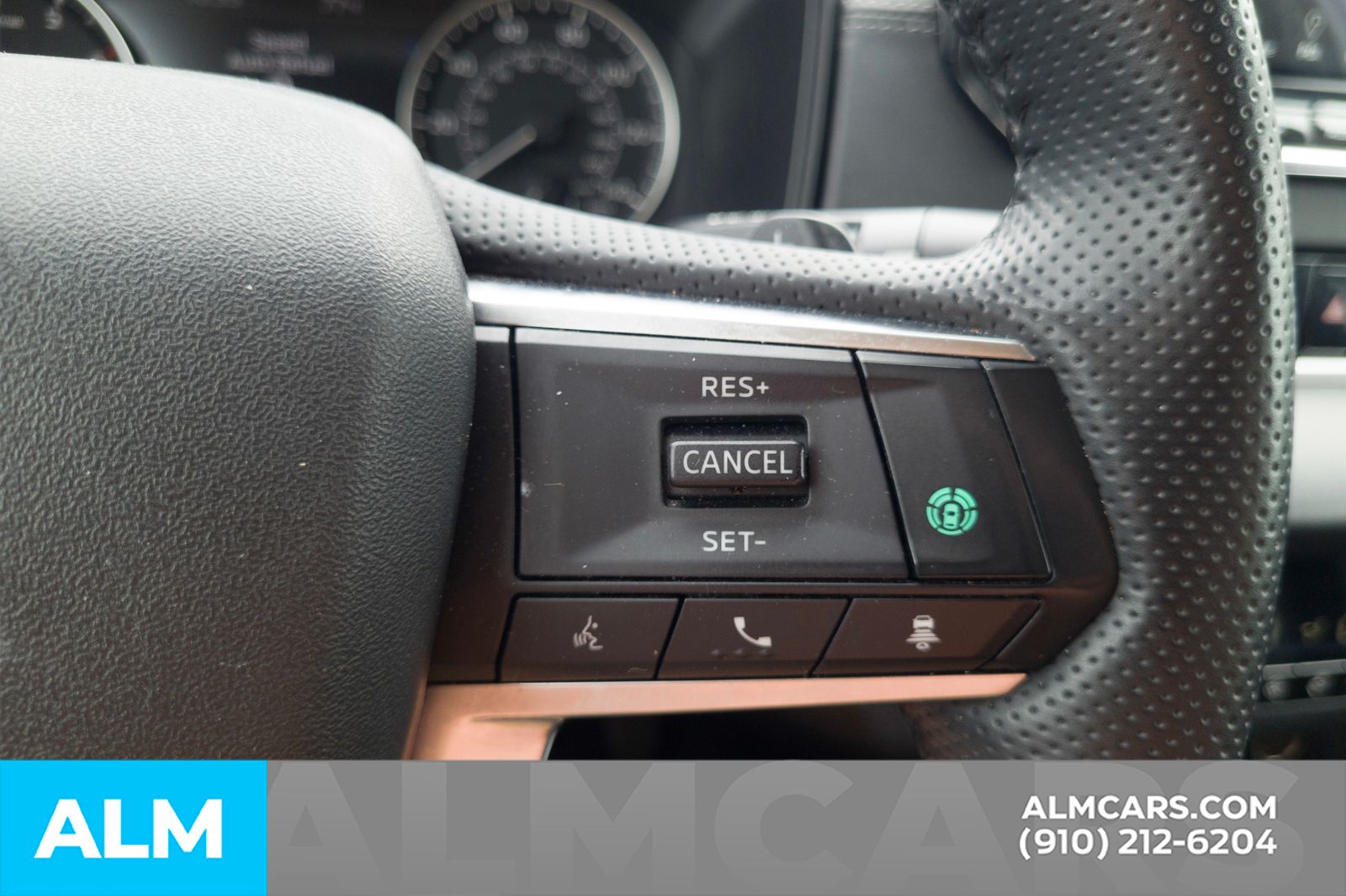 Used 2024 White Diamond Mitsubishi SE image 12