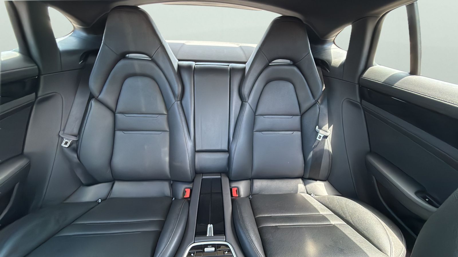 Used 2019  Porsche 4 image 25