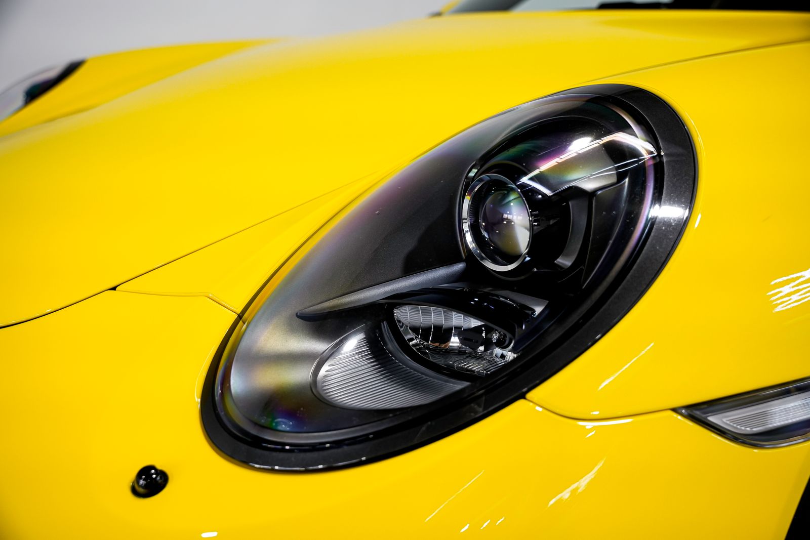 2015 Porsche 911 Carrera GTS — photo 32