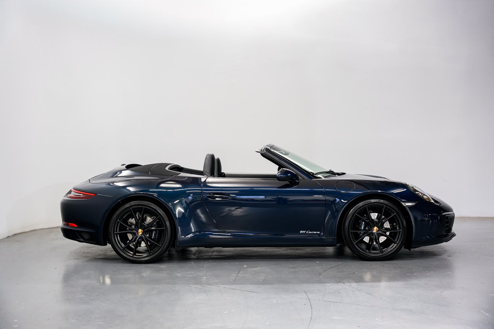 2017 Porsche 911 Carrera — photo 1