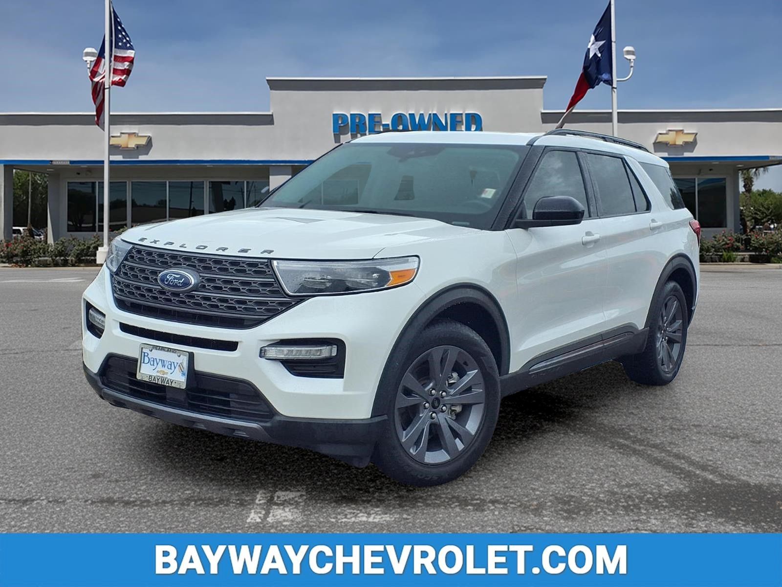 White Metallic 2022 Ford Explorer SUV / Crossover Rear-Wheel Drive Automatic