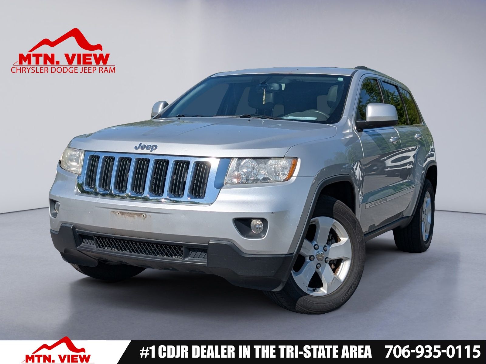 Bright Silver Metallic Clearcoat 2013 Jeep Grand Cherokee Laredo 4WD SUV / Crossover Four-Wheel Drive 5-Speed Automatic