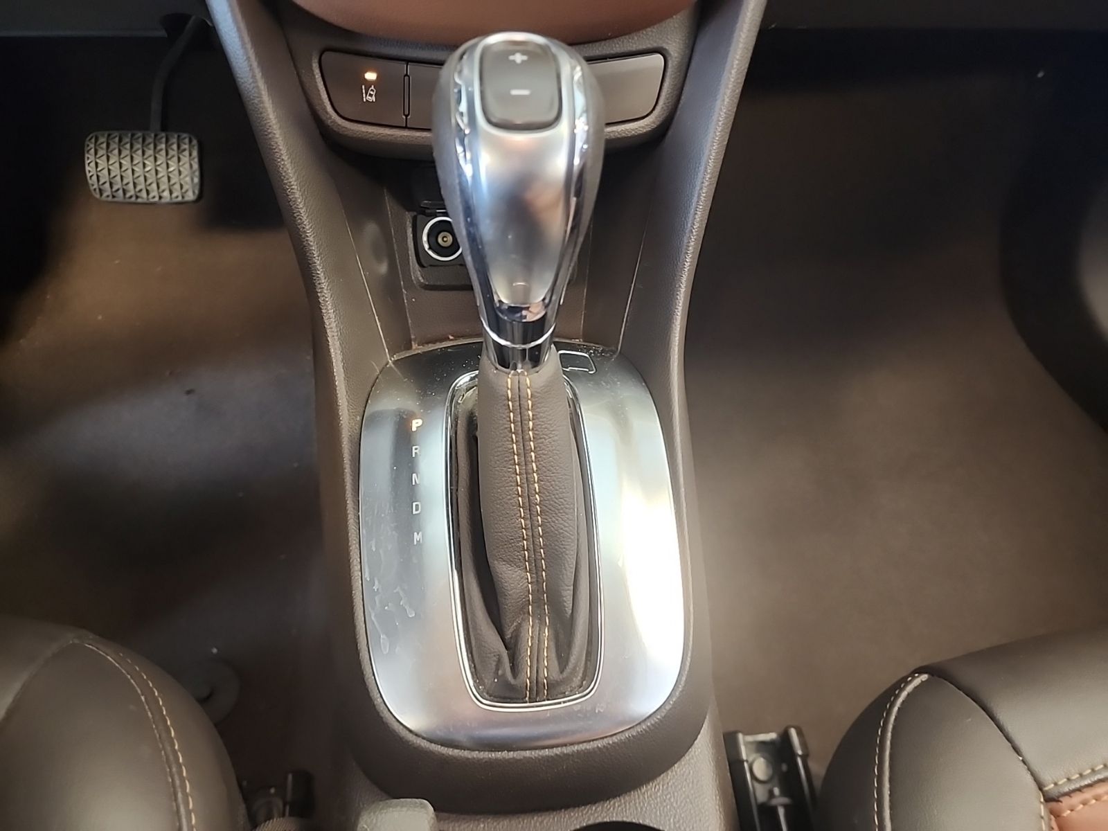 Used 2016 White Pearl Metallic Buick Premium image 21