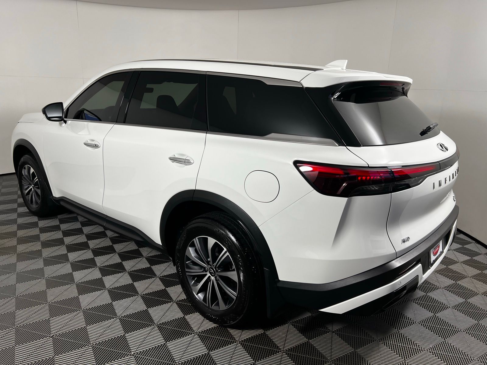 Thumbnail: 2024 INFINITI QX60 - 7