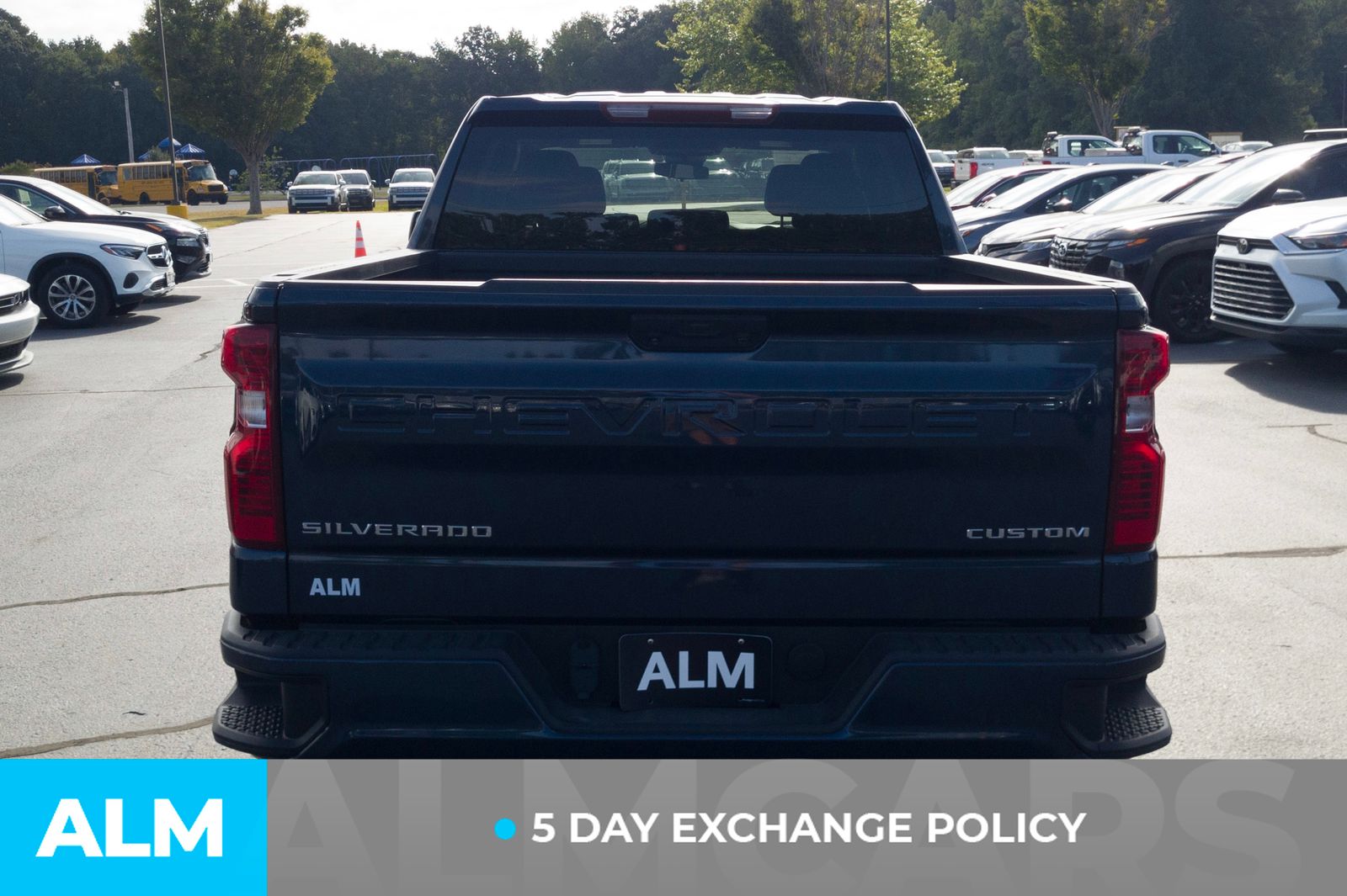 2023 Chevrolet Silverado 1500 Custom photo 3