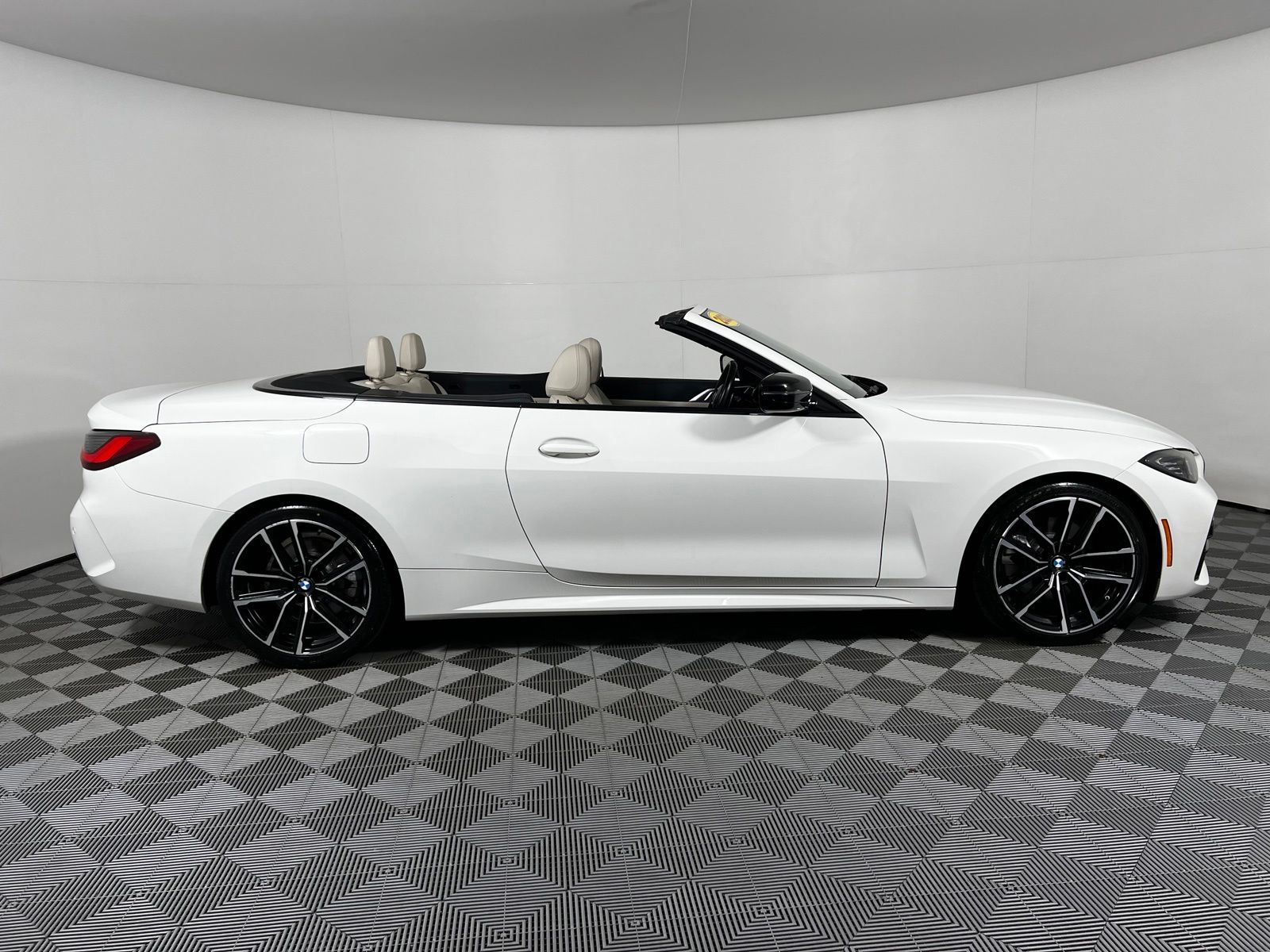 Thumbnail: 2022 BMW 4 Series - 4