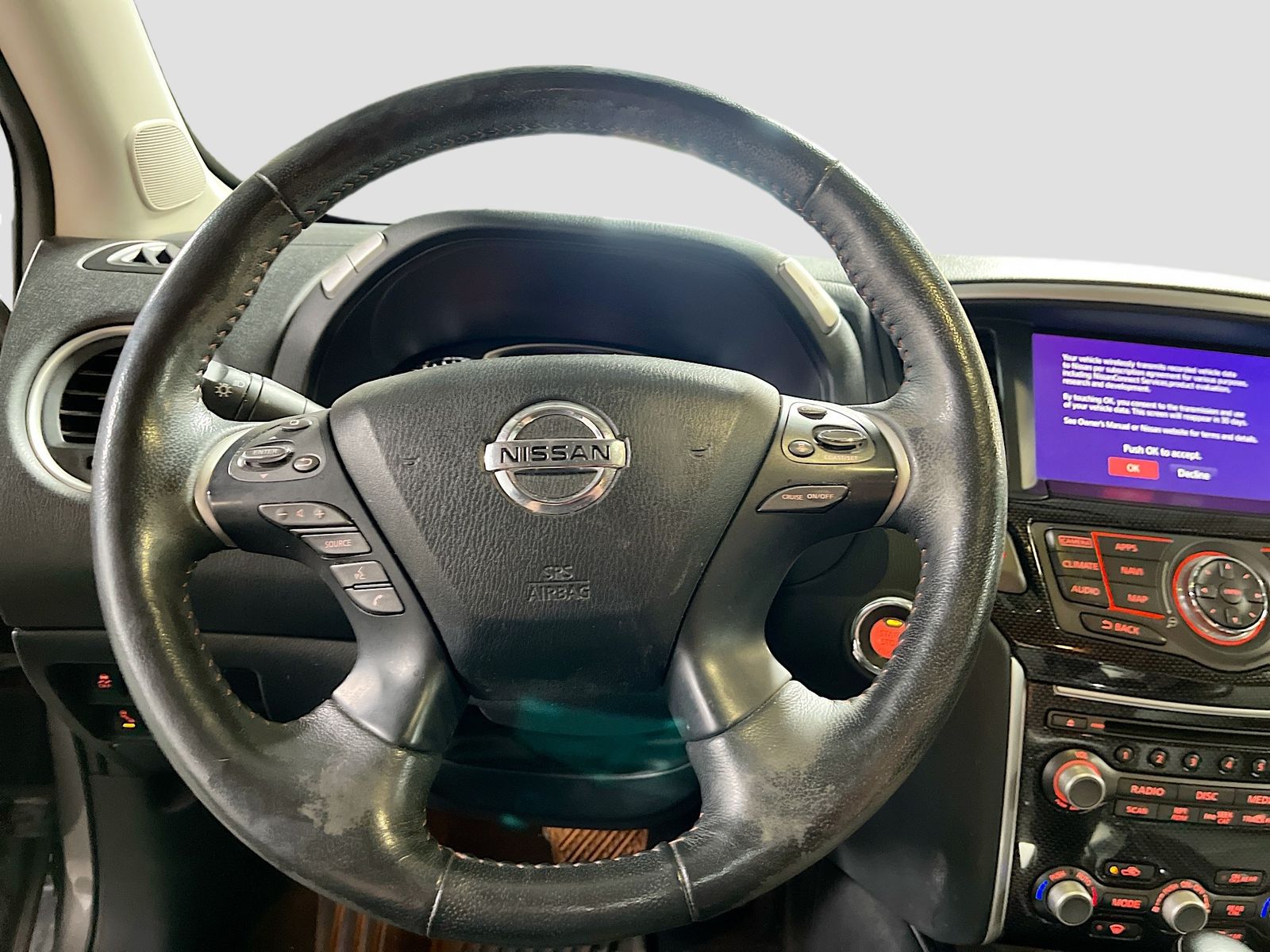 Used 2020 Gray Nissan SL image 11