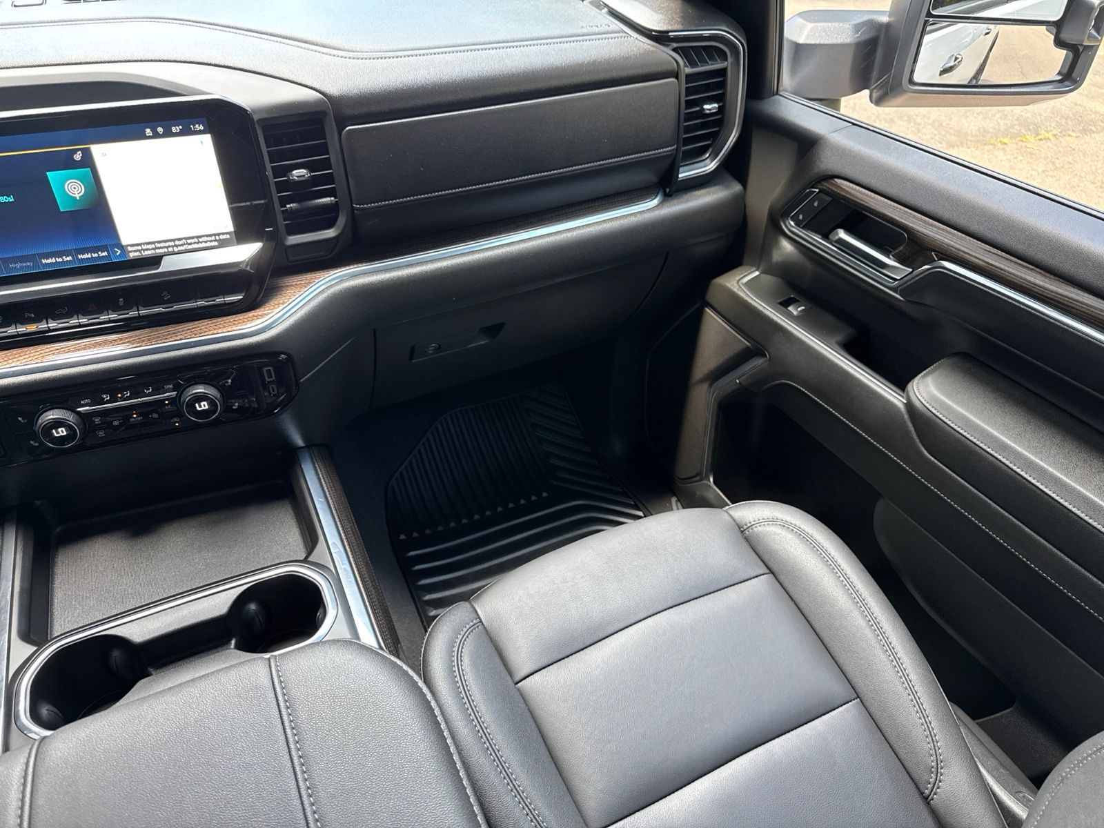 Used 2024 Summit White Chevrolet LT image 26