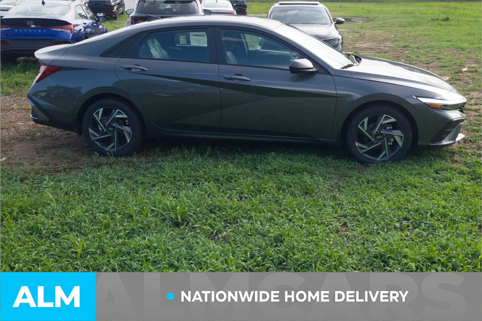 Used 2025 Gray Hyundai SEL Sport image 5