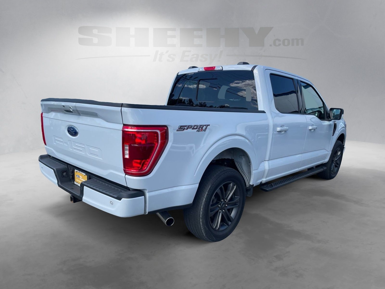 Certified Used 2022 White Metallic Ford XLT image 4
