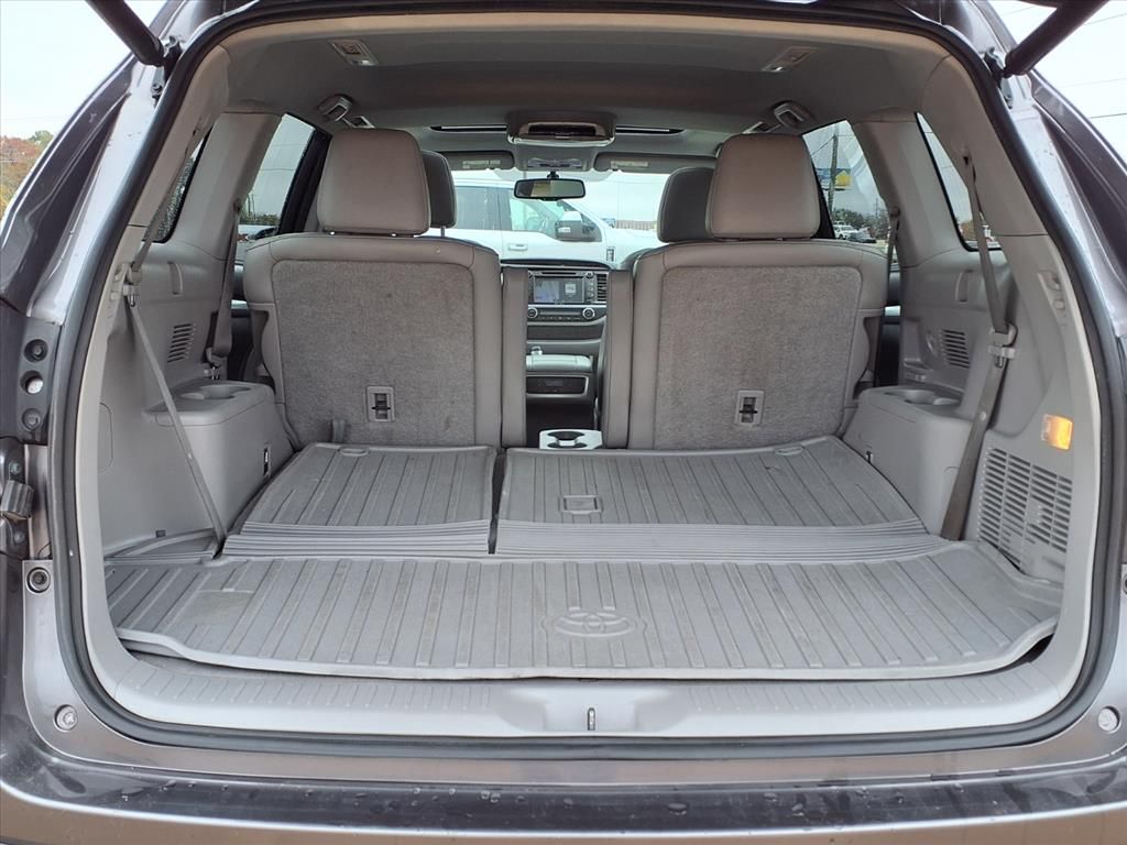 2015 Toyota Highlander XLE V6 Gray at Gullo Toyota