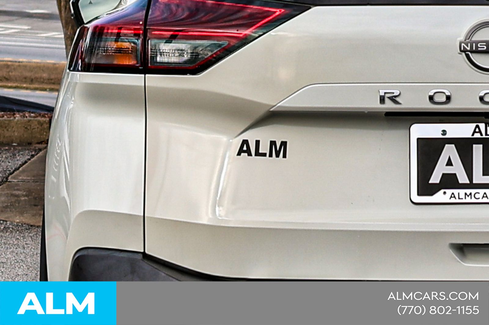 Used 2023 White Nissan SL image 14