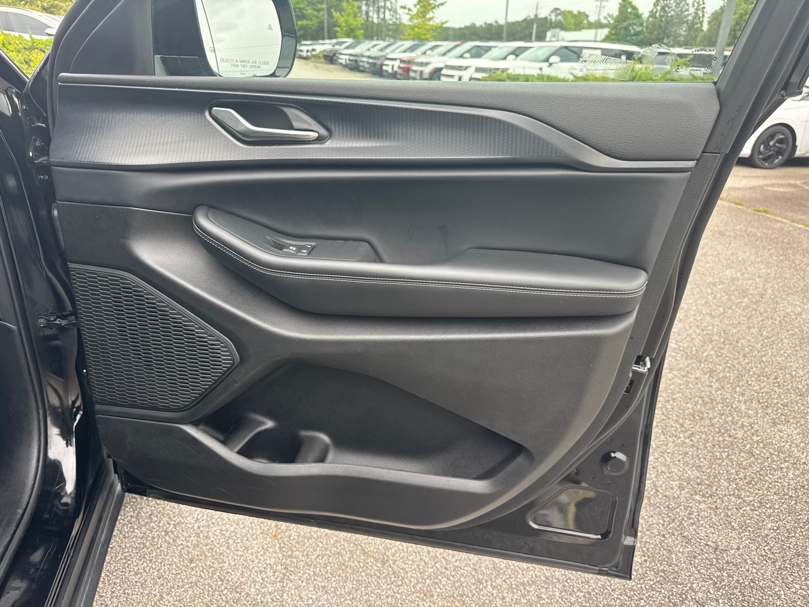 Used 2025 Black Jeep Altitude image 14