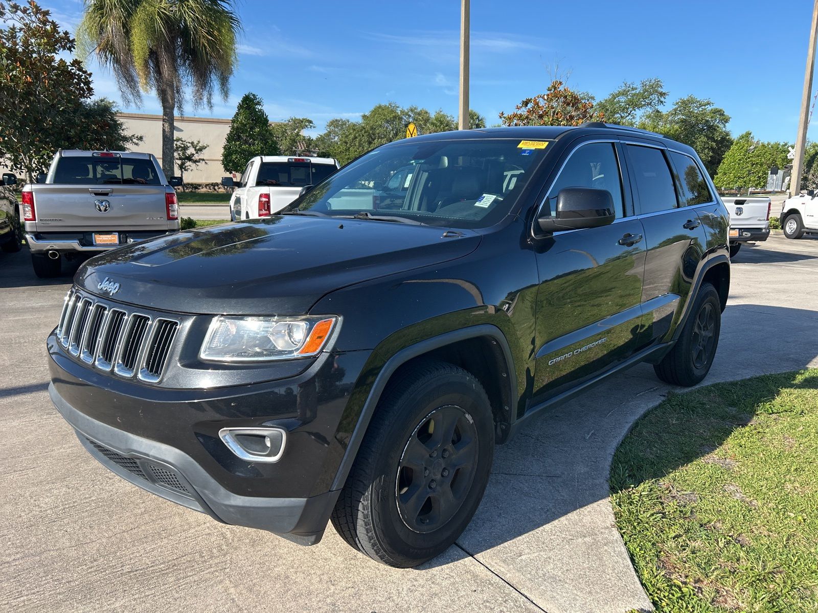 Brilliant Black Crystal Pearlcoat 2016 Jeep Grand Cherokee Laredo SUV / Crossover 4X2 8-Speed Automatic