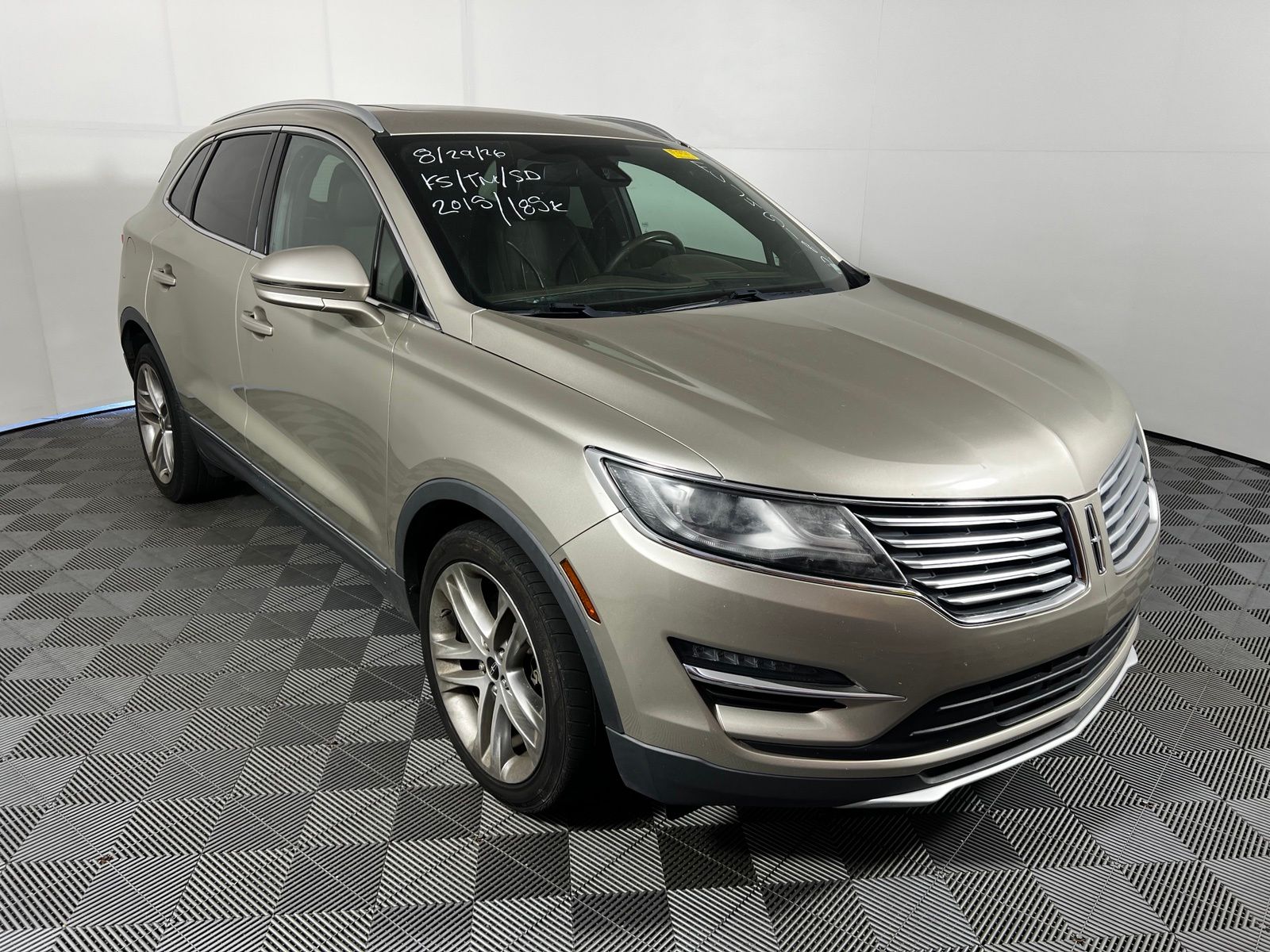 Thumbnail: 2015 Lincoln MKC - 3