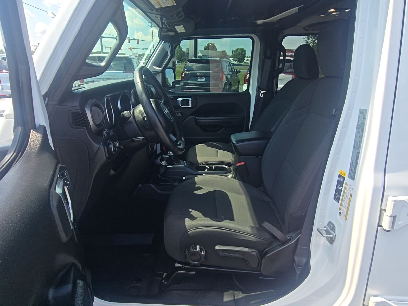 Used 2022 White Jeep Unlimited High Tide image 10