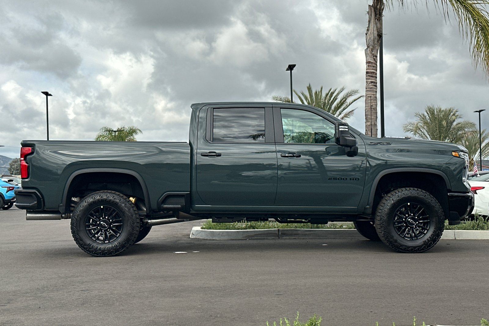 View vehicle photo 3