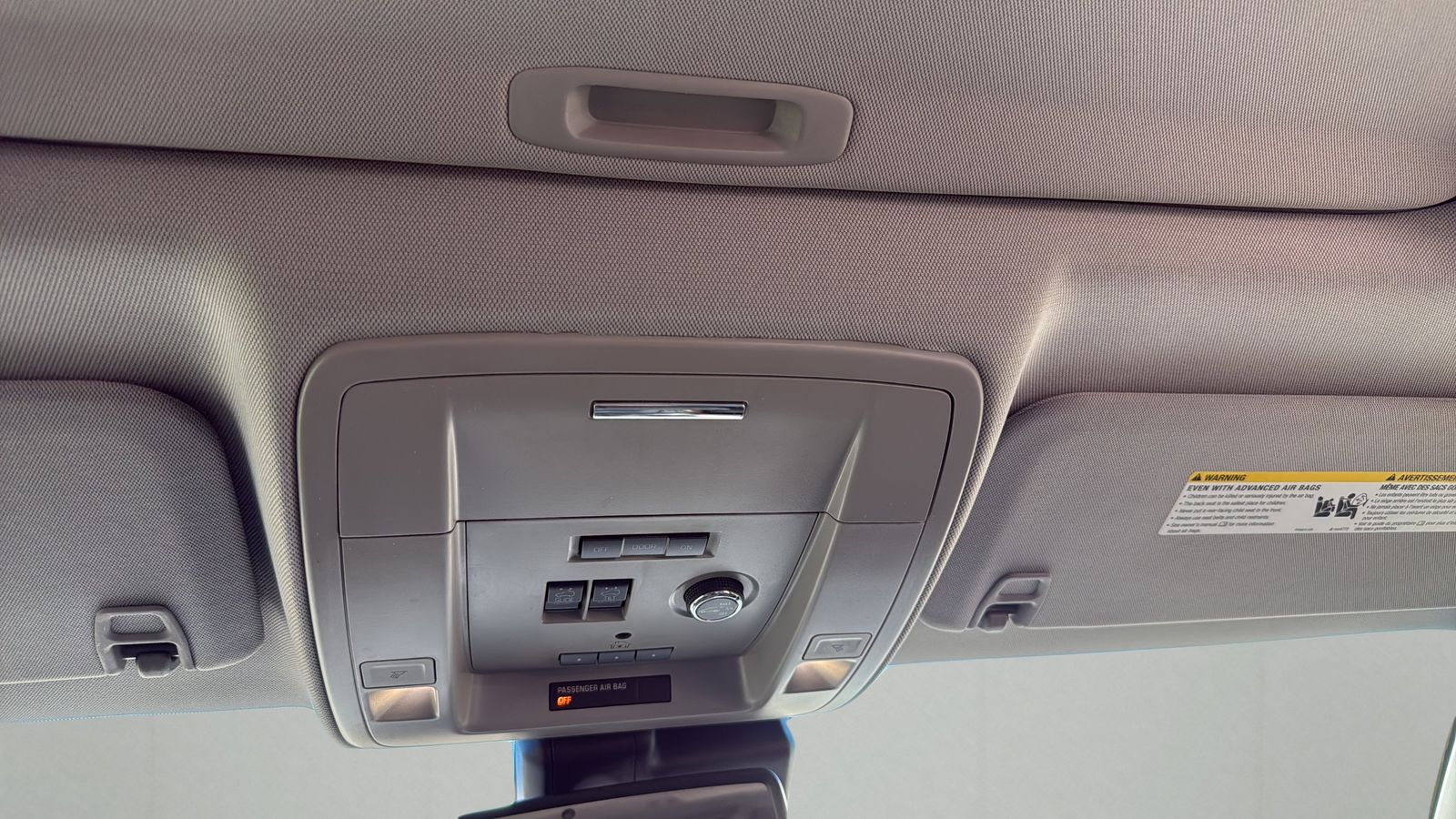 Used 2017 Silver Chevrolet Premier image 22