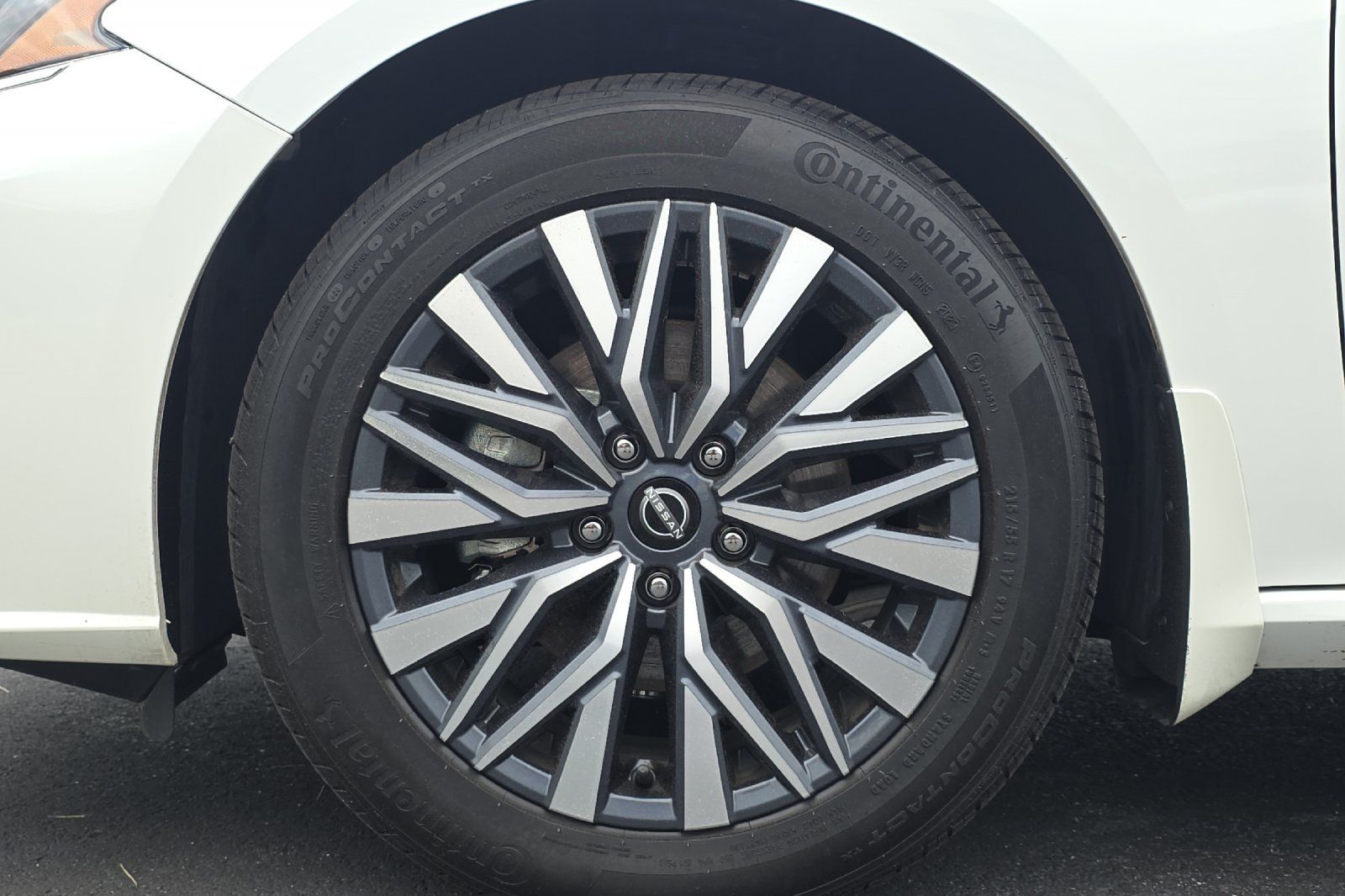 Used 2023 White Nissan 2.5 SV image 26