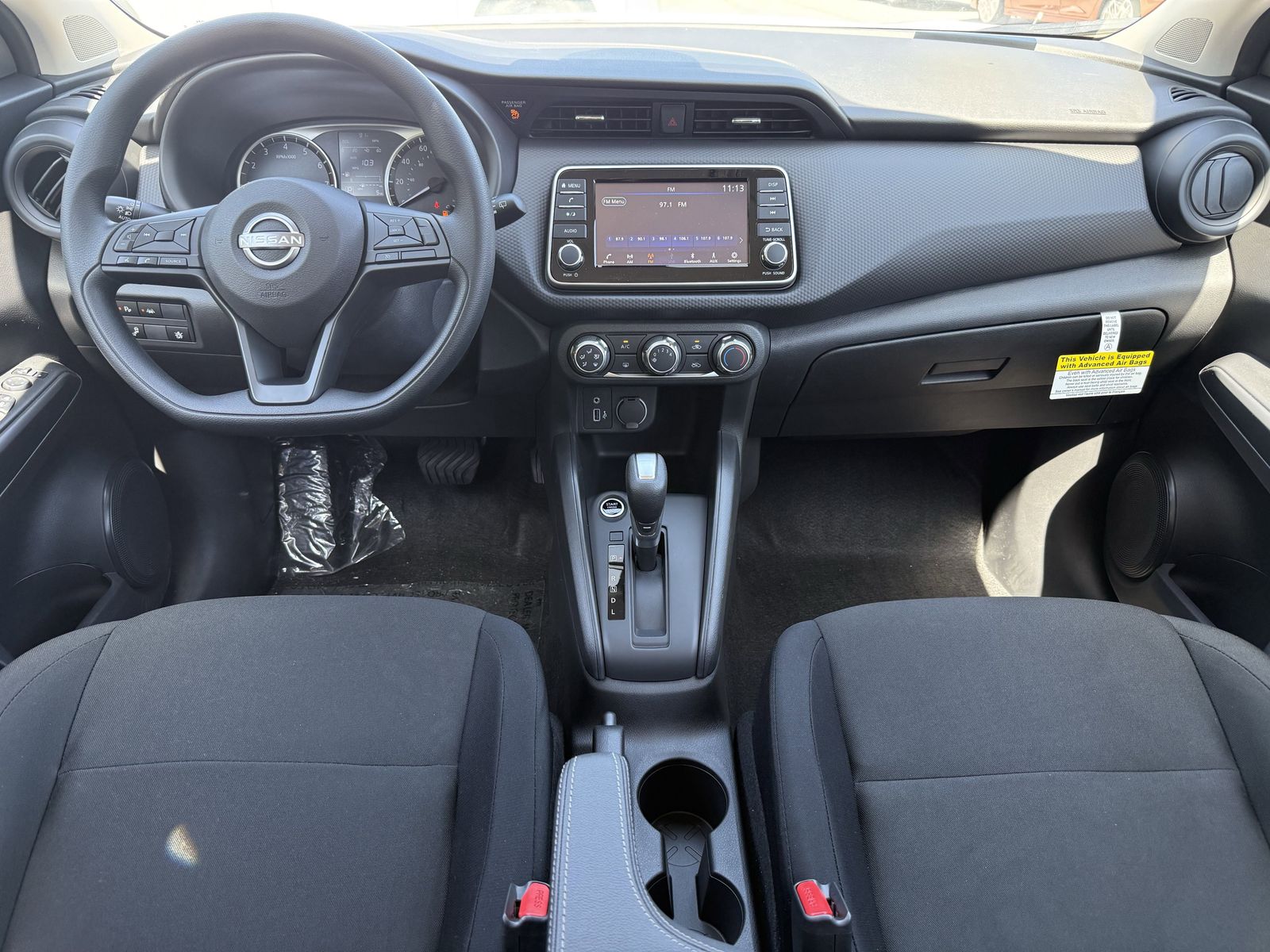 2025 Nissan Kicks Play S photo 2