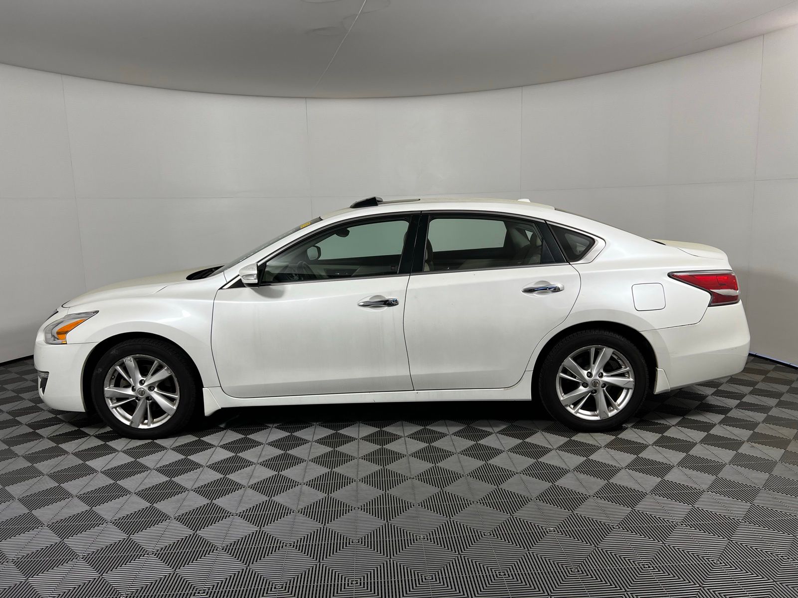 Thumbnail: 2014 Nissan Altima - 8