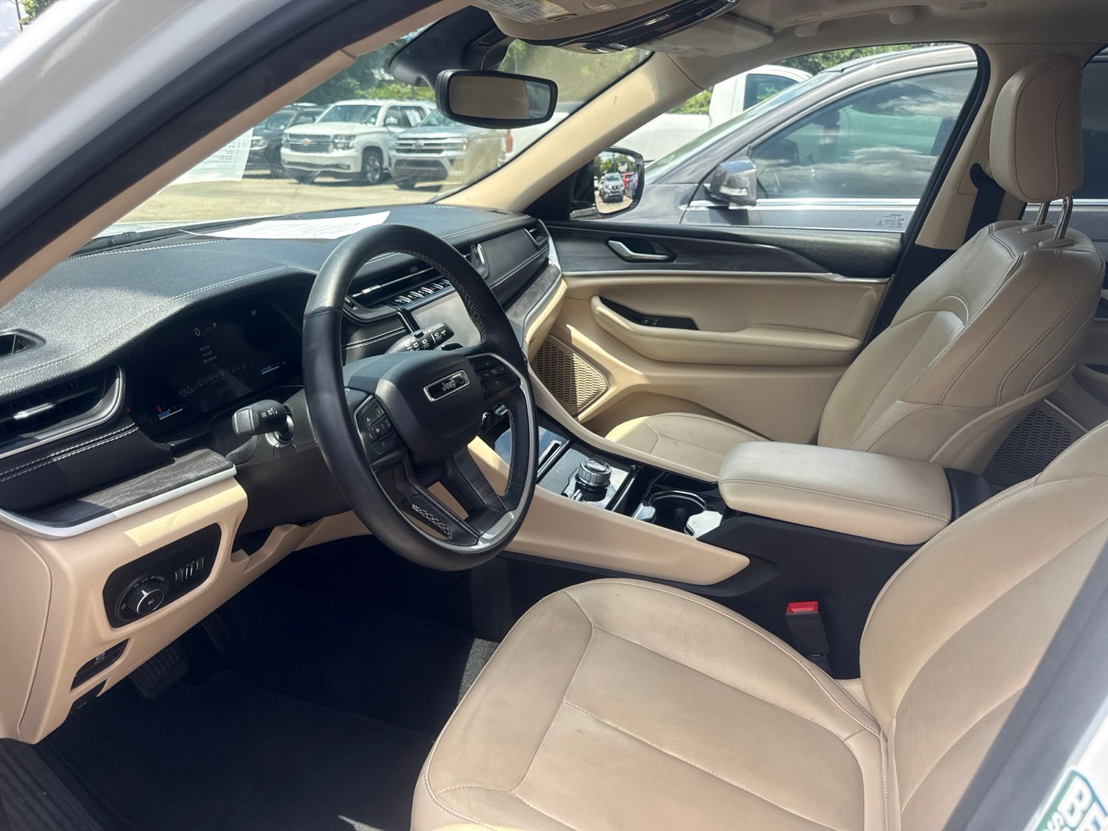 2022 Jeep Grand Cherokee L Limited White at Ross Downing Buick GMC
