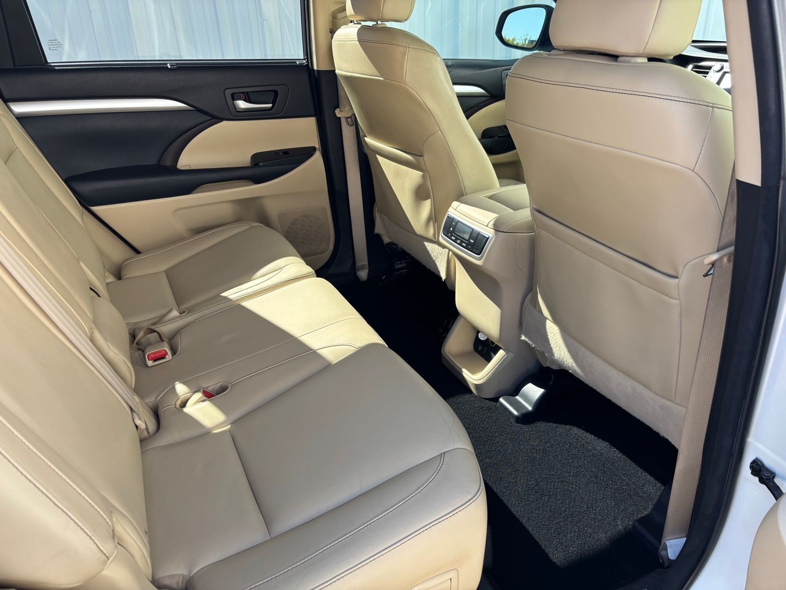 Used Car 2015 Toyota Highlander  Xle V6 For Sale Under $20,000 In Austin, Texas