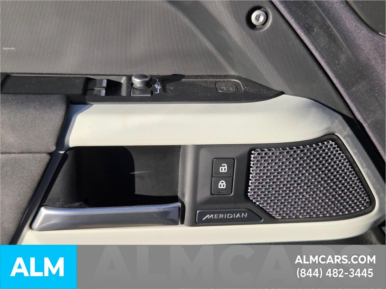 Used 2022 Silver Land Rover X-Dynamic S image 30