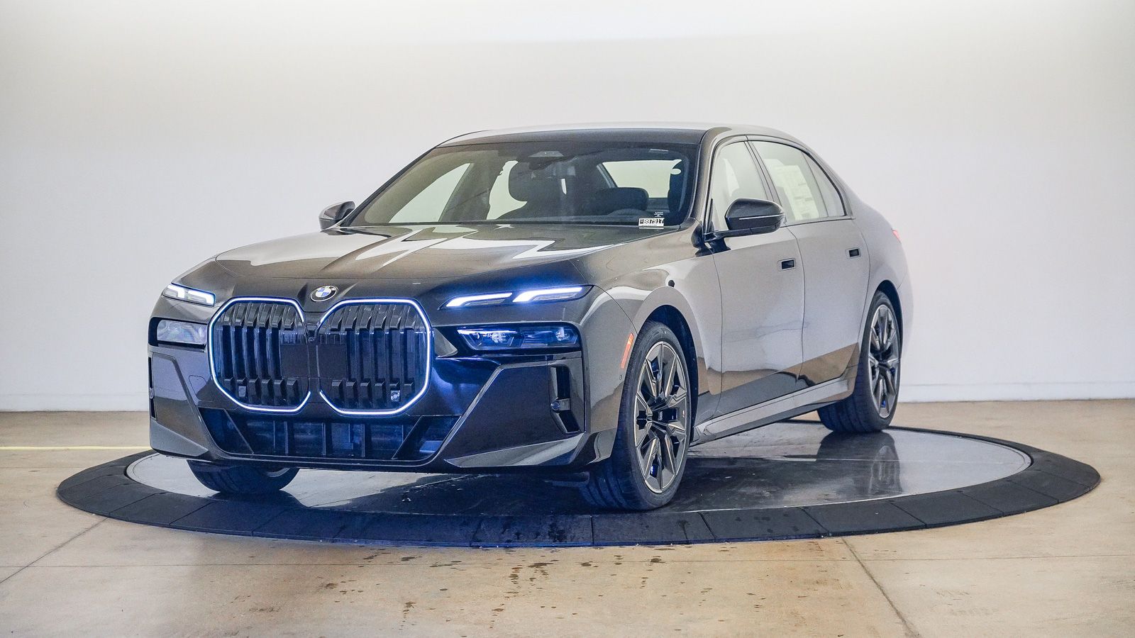 Black Sapphire Metallic 2026 BMW 7 Series Sedan Rear-Wheel Drive 8-Speed Automatic