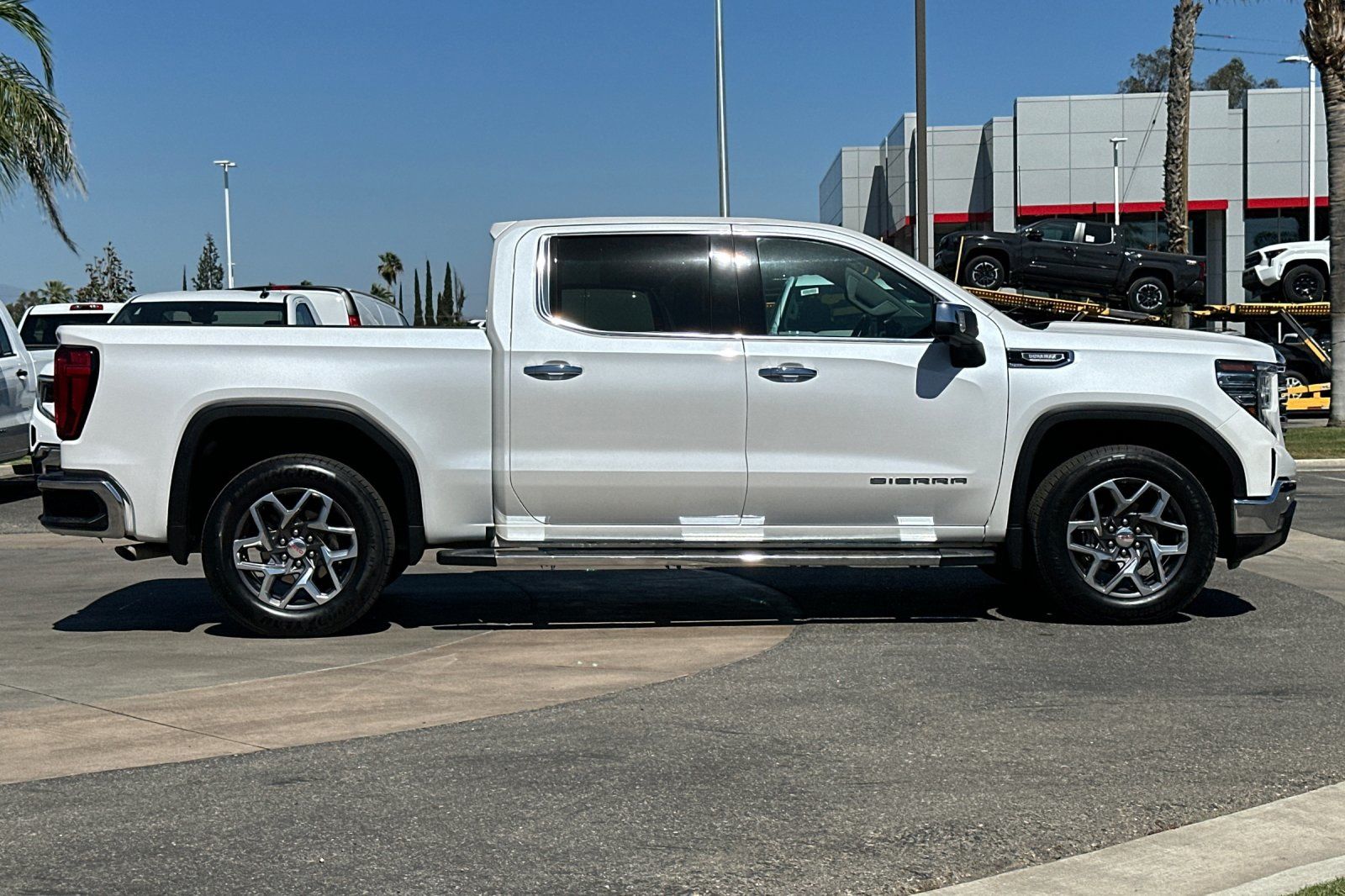 View vehicle photo 3