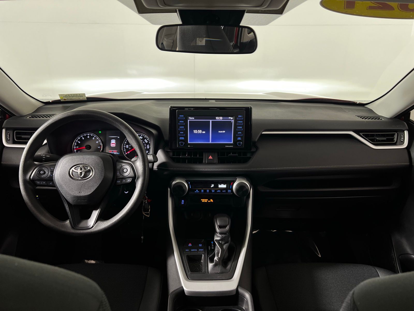 Thumbnail: 2021 Toyota RAV4 - 21