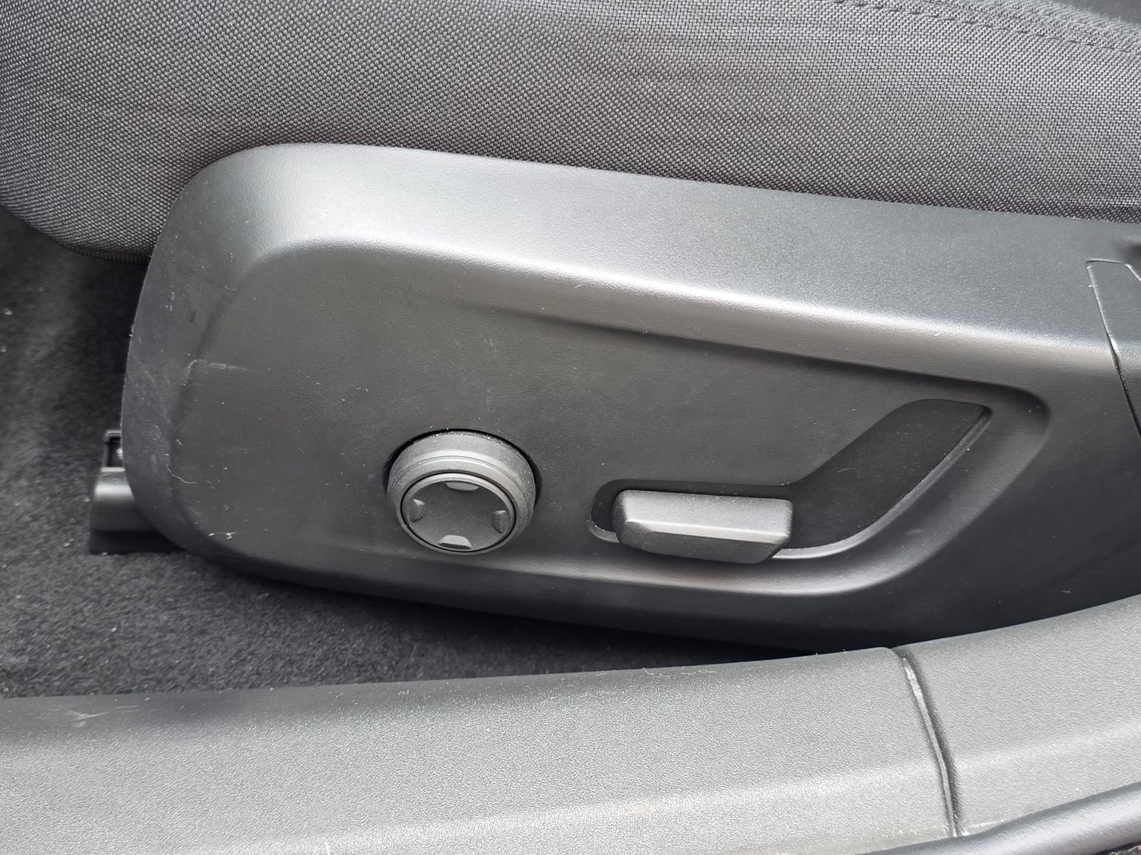 Used 2024  Polestar Long Range Dual Motor image 27