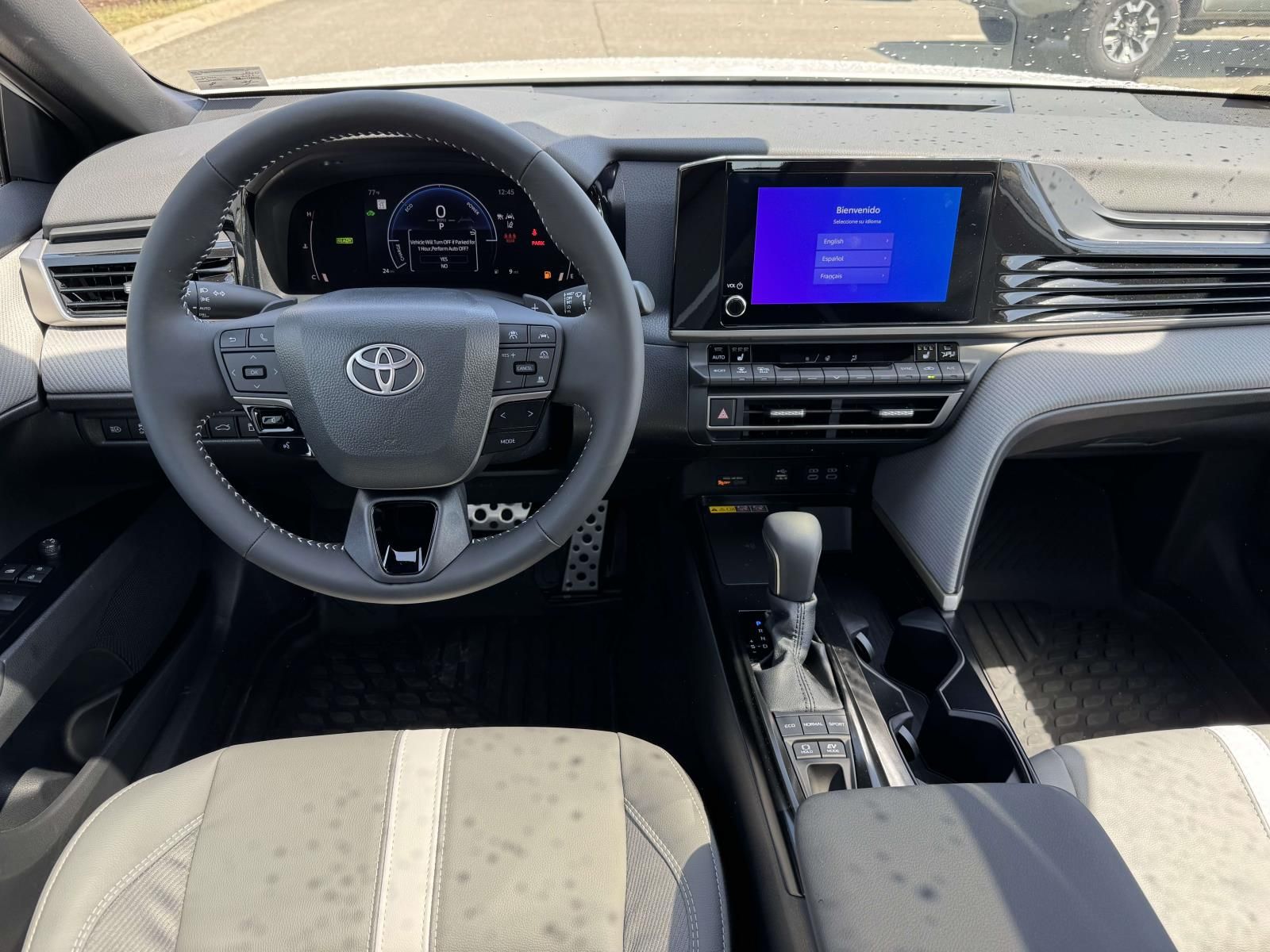 View vehicle photo 2