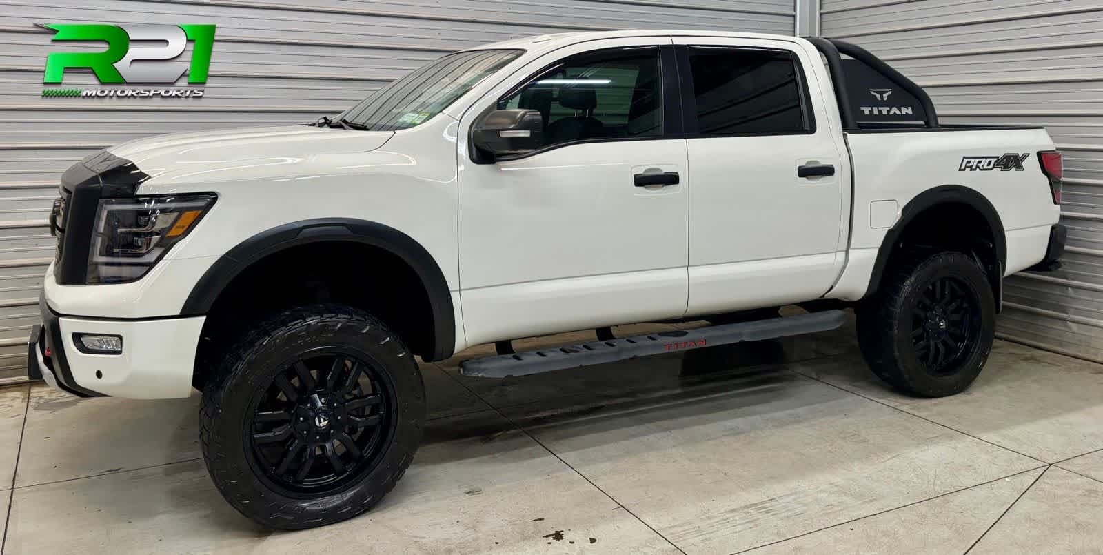 2021 Nissan Titan PRO-4X 4X4 Crew Cab's photo