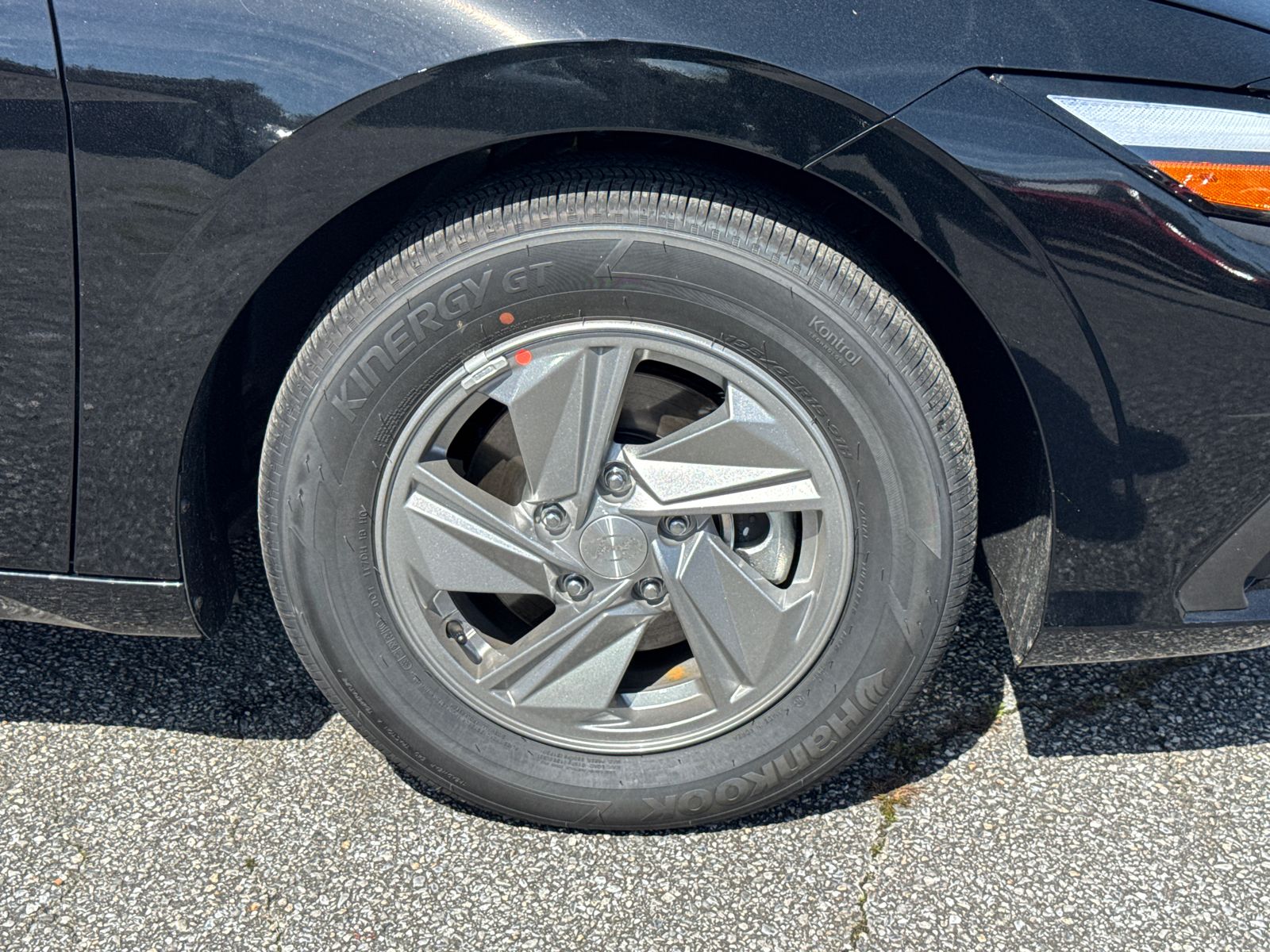 New 2026 Black HYUNDAI SE image 13