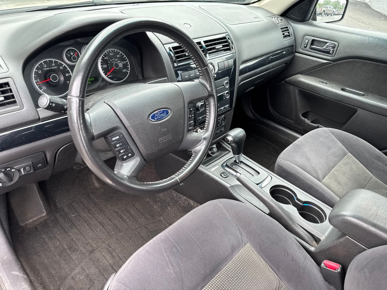 Used 2008 Dune Pearl Clearcoat Metallic Ford SEL image 7