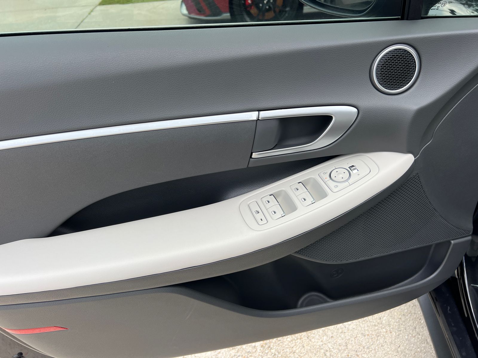 2025 Hyundai Sonata SE photo 9