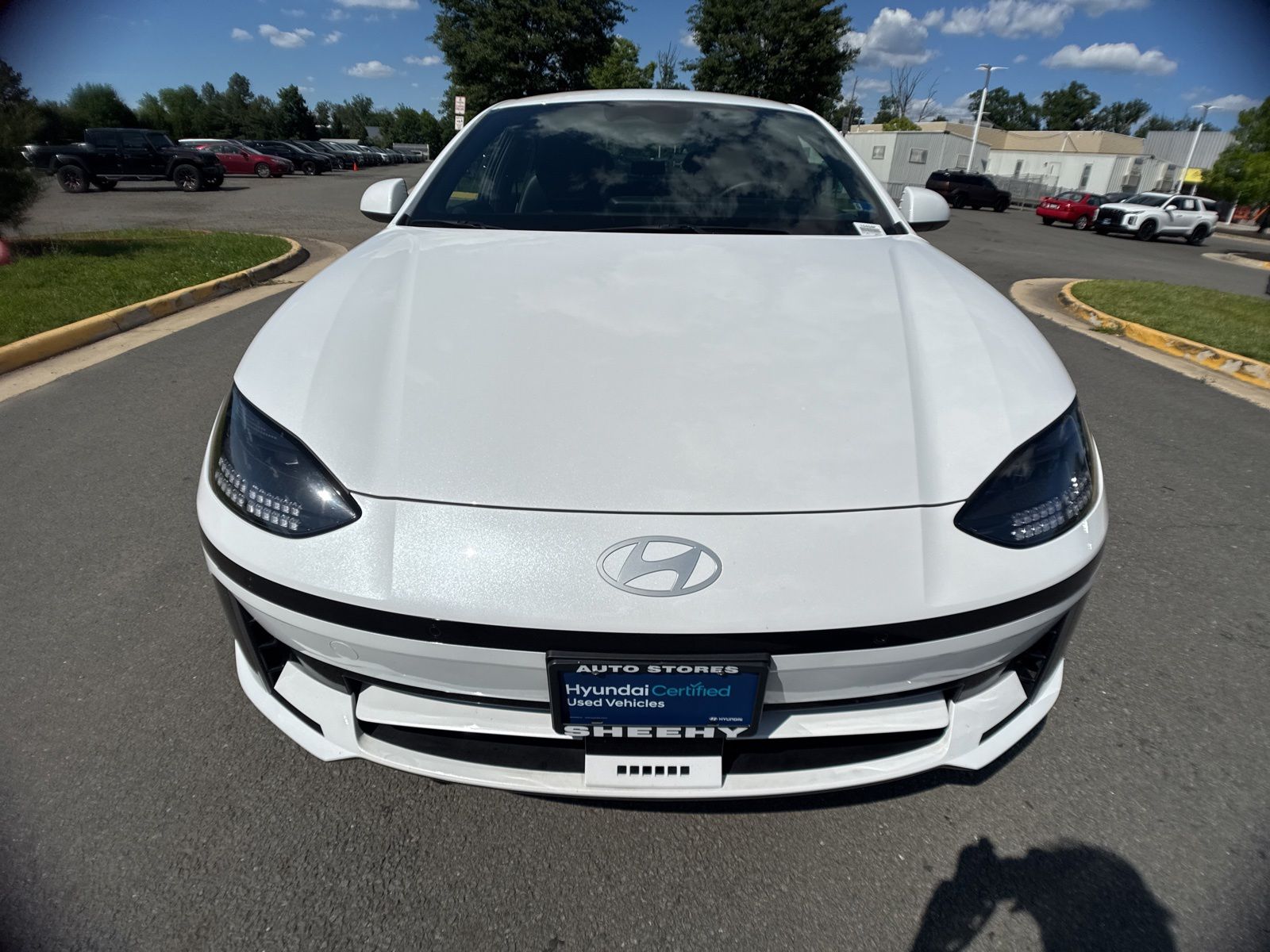 Used 2024 White Hyundai SEL image 11