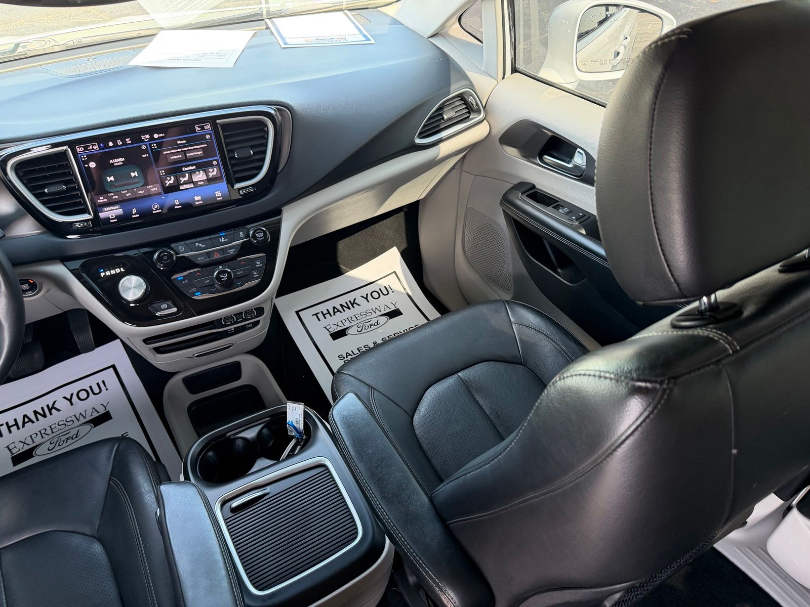 2022 Chrysler Pacifica image 18