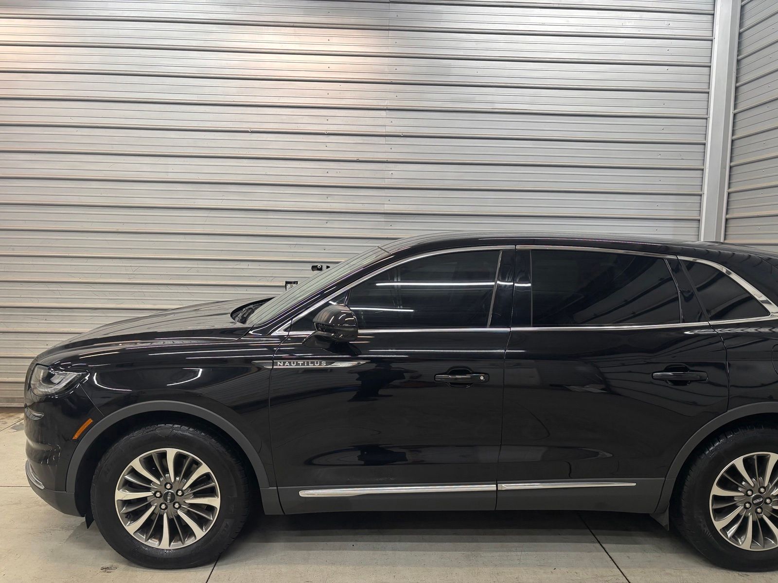 Photo 3 of 2021 Lincoln Nautilus Standard
