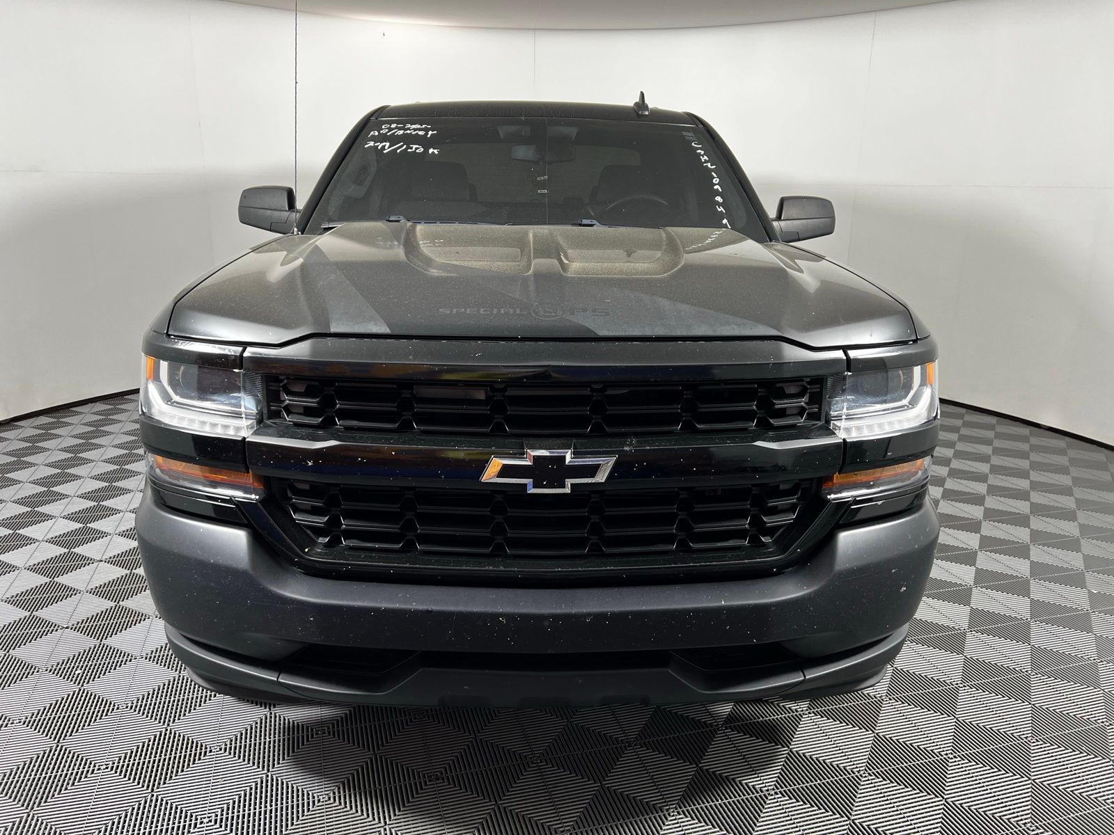 Thumbnail: 2017 Chevrolet Silverado 1500 - 2